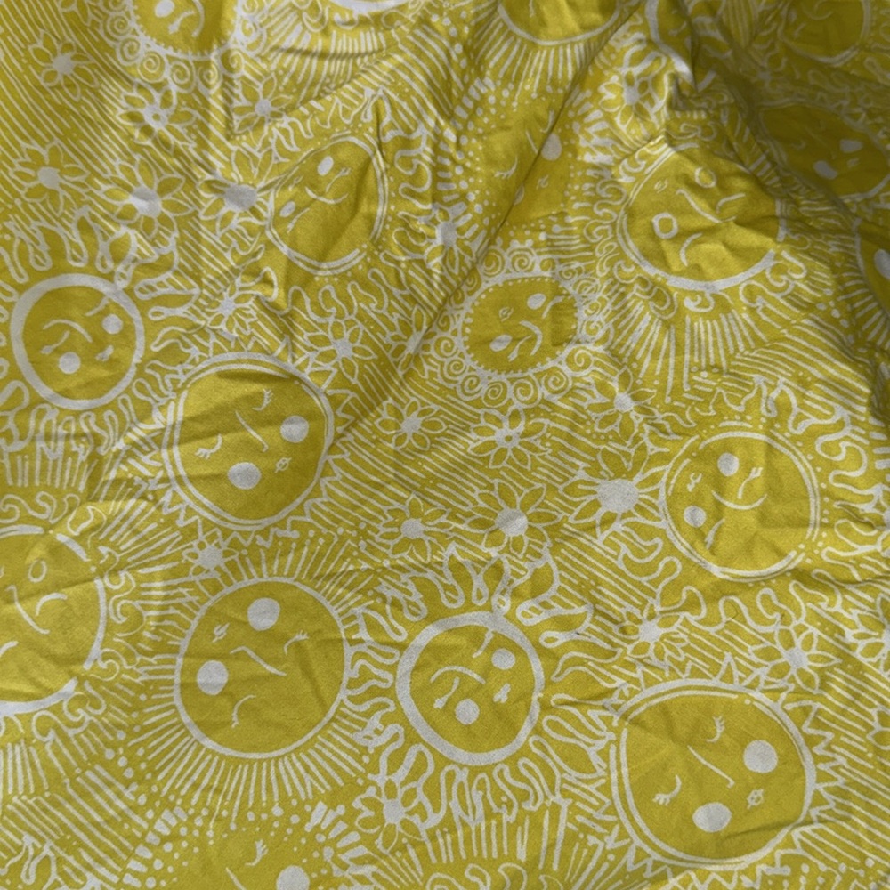 LILLY PULITZER Twin Comforter in Cheek to Cheek Floral Pattern with 1 Sham - Picture 5 of 6
